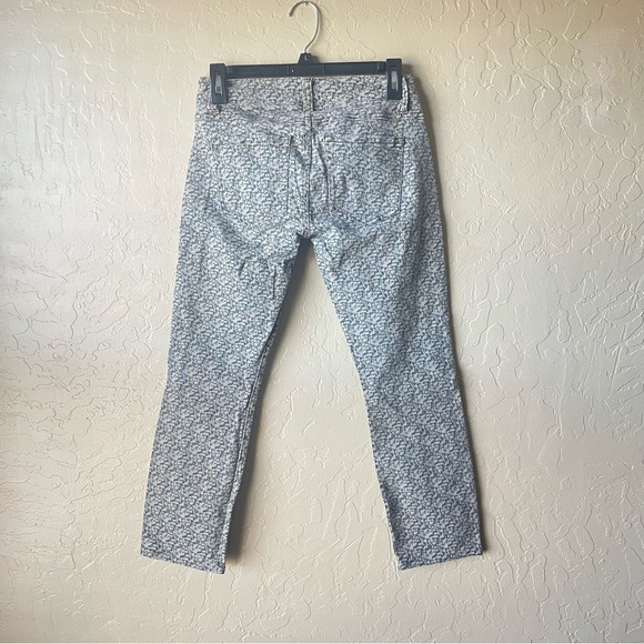 CAbi | #5083 Ditsy Floral Print Skinny Jeans - Picture 4 of 7